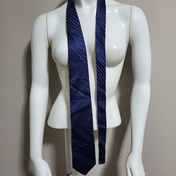 Nicole Miller New York Blue Striped Silk Tie - Picture 1 of 4